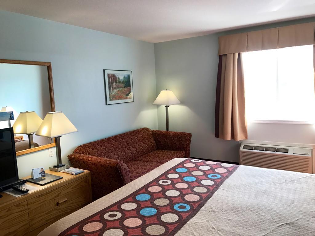 Super 8 By Wyndham Kindersley Exterior photo